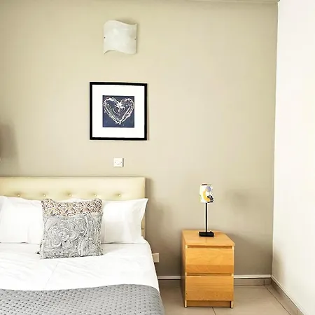 Apartment Phaedrus Living Ledras Residences 104 *