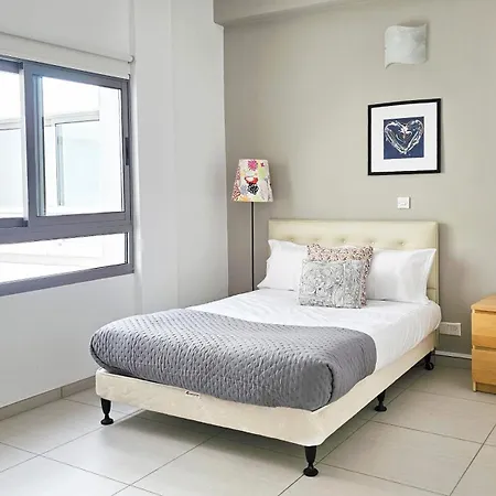 Apartment Phaedrus Living Ledras Residences 104
